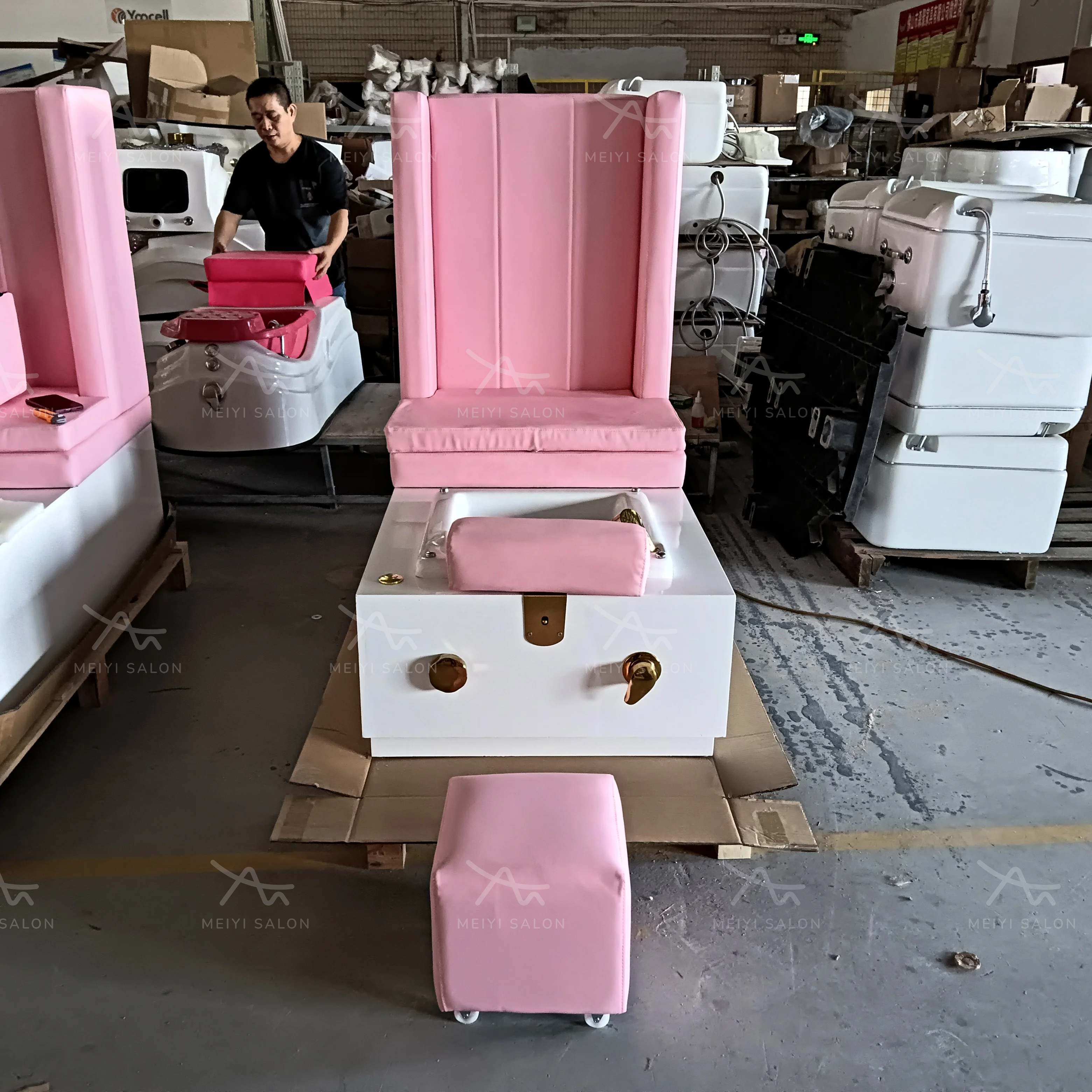 Pedicure Chair With Bowl And Stools 4